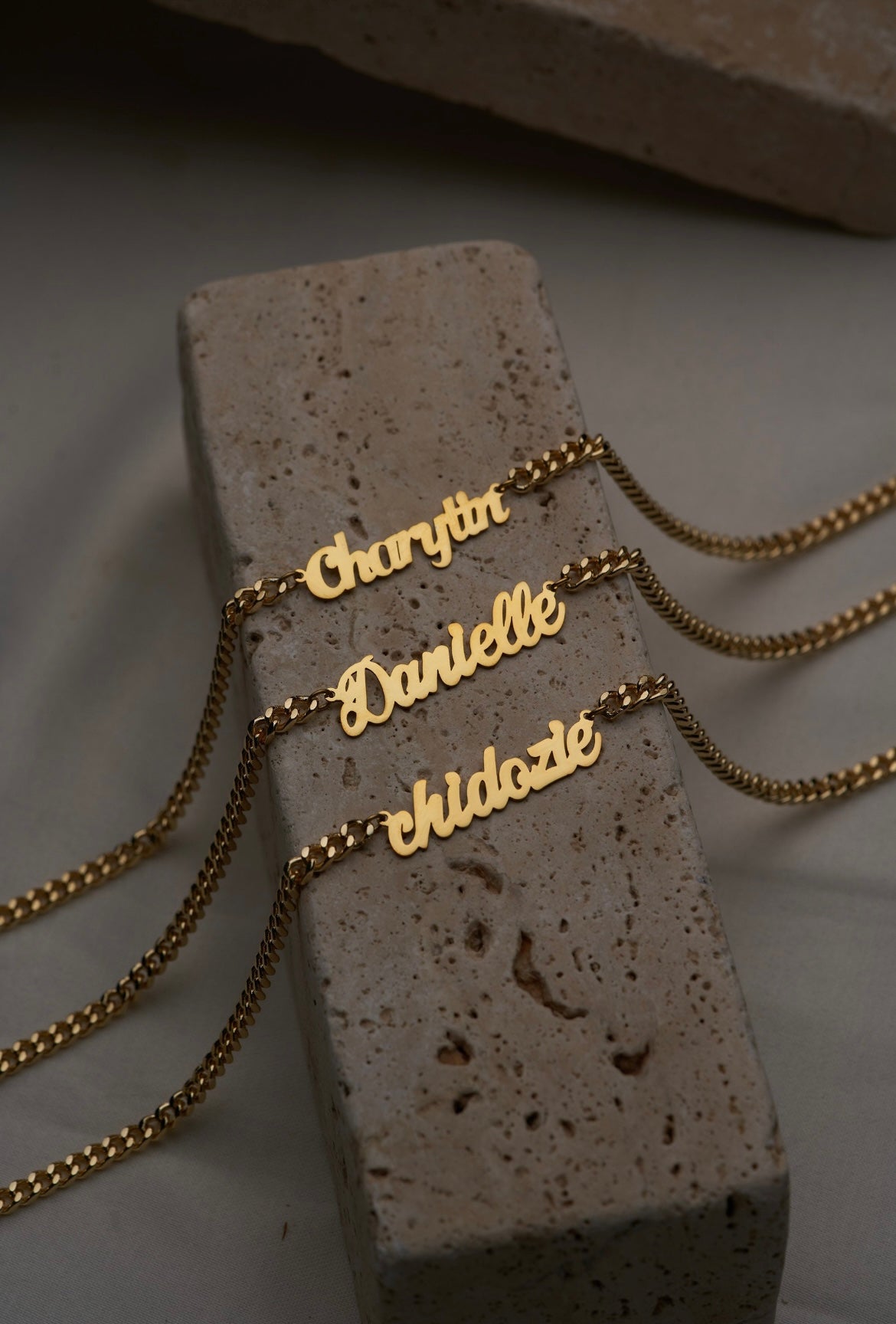 GOLD ‘LASH ARTIST’ NECKLACE